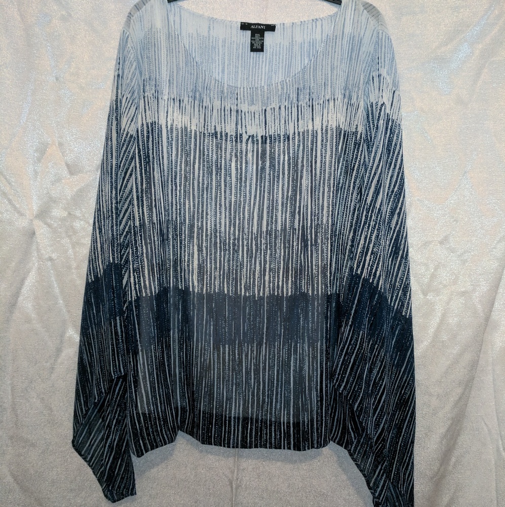 Alfani
Alfani Angel-Sleeve Blousen Top